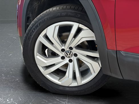 Used 2020 Volkswagen Atlas Cross Sport SEL AWD/4WD image 35
