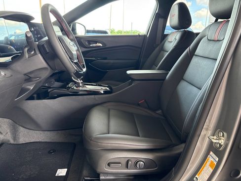 New 2026 Chevrolet Trax RS w/ Sunroof Package FWD image 13