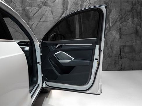 Used 2024 Audi Q3 2.0T Premium image 7