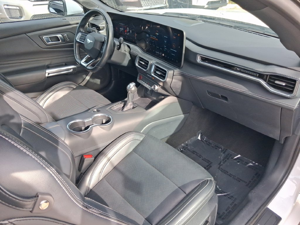 Used 2025 Ford Mustang Premium RWD image 16
