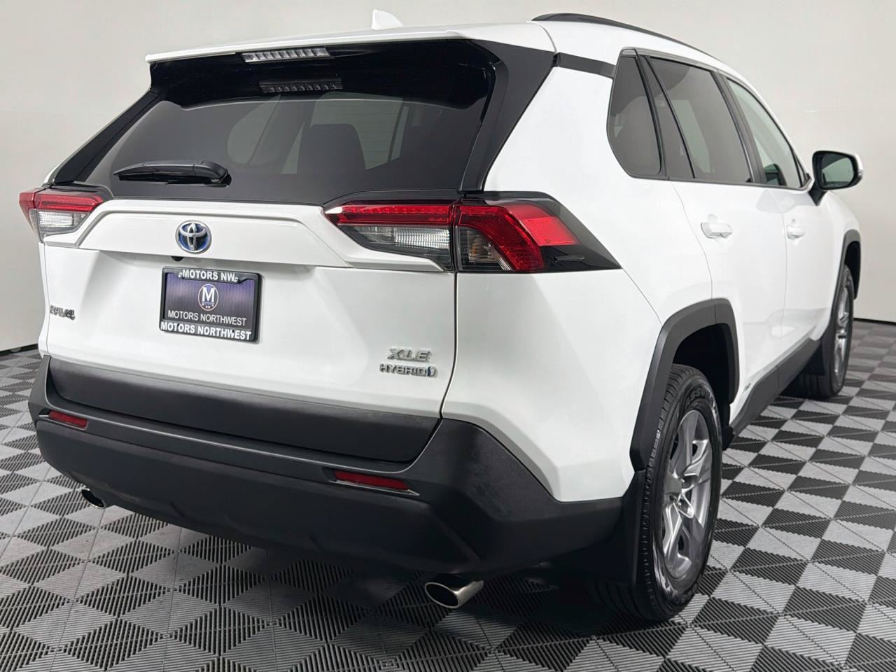 Used 2022 Toyota RAV4 XLE w/ XLE Grade Weather Package AWD/4WD image 25