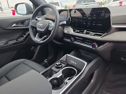 New 2026 Chevrolet Equinox LT w/ Convenience Package II FWD image 16