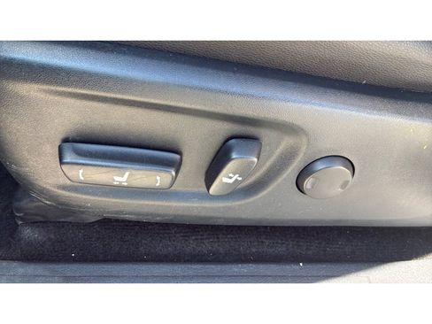 Used 2024 Toyota 4Runner TRD Off-Road Premium image 10