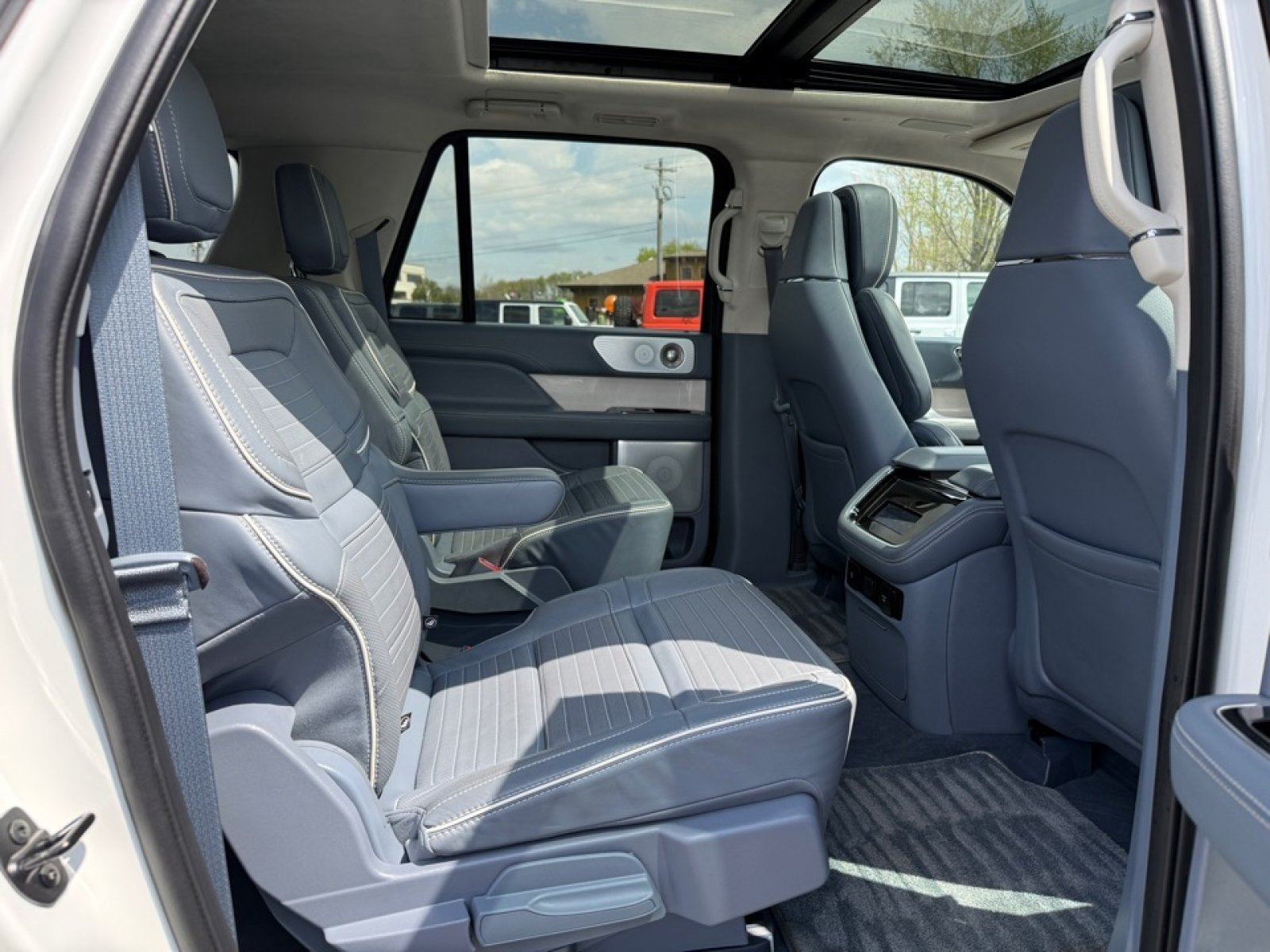Used 2023 Lincoln Navigator L Black Label AWD/4WD image 29