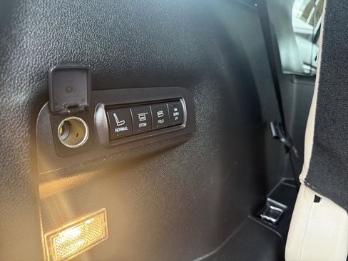 Used 2019 Ford Explorer Limited w/ Class III Trailer Tow Package image 23