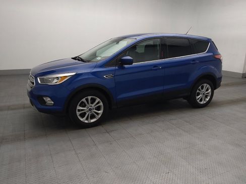 Used 2017 Ford Escape SE FWD image 2