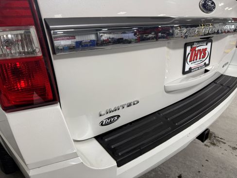 Used 2016 Ford Expedition Limited image 5