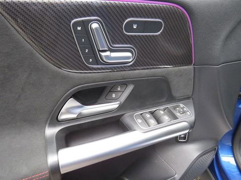 Used 2025 Mercedes-Benz GLA 250 4MATIC image 8