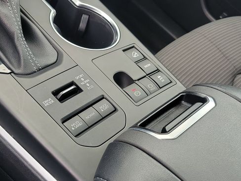 Used 2023 Toyota Highlander LE image 30