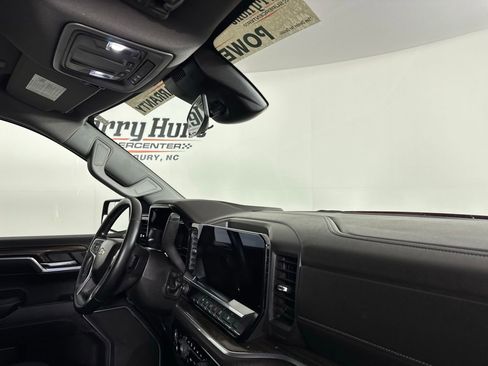 Used 2024 Chevrolet Silverado 1500 LT image 32