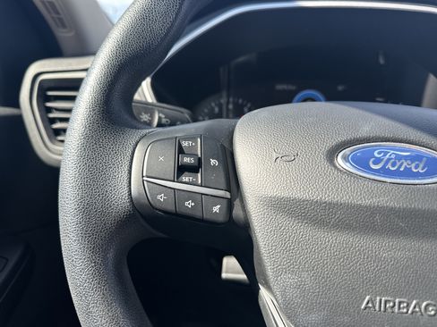 Used 2020 Ford Escape SE image 19