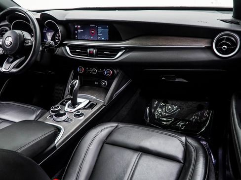 Used 2023 Alfa Romeo Stelvio Ti image 17