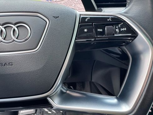 Used 2021 Audi e-tron Premium Plus w/ Premium Plus Package image 33