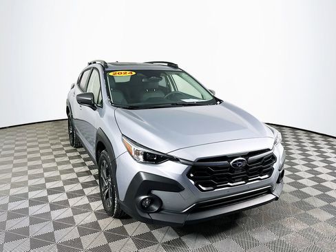 Used 2024 Subaru Crosstrek 2.0i Premium image 3