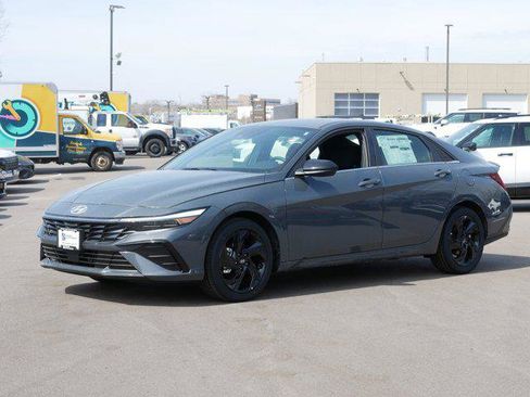 New 2026 Hyundai Elantra SEL Sport Premium FWD image 2