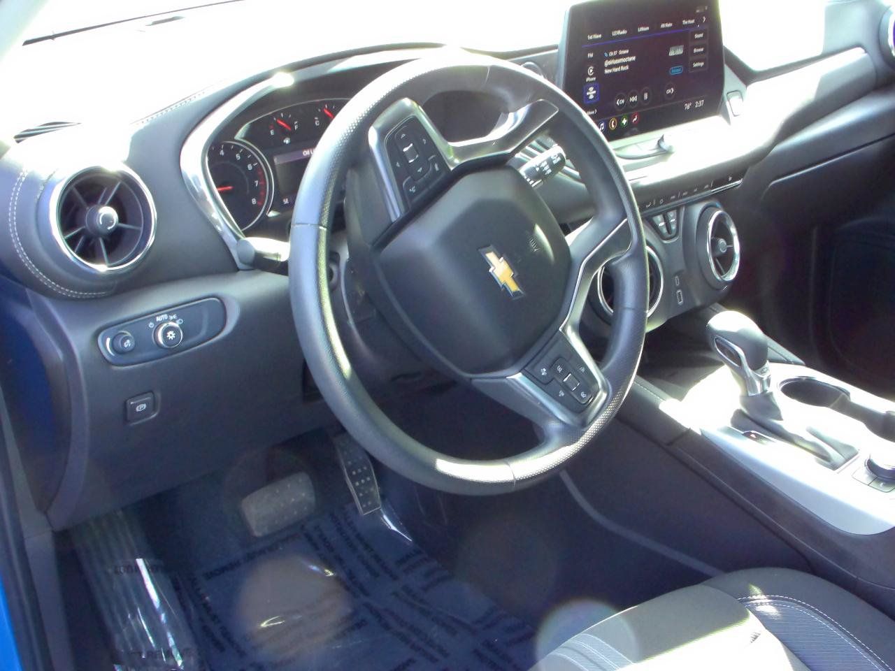 Used 2025 Chevrolet Blazer LT w/ Convenience Package FWD image 16