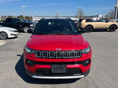 Used 2024 Jeep Compass Limited image 2