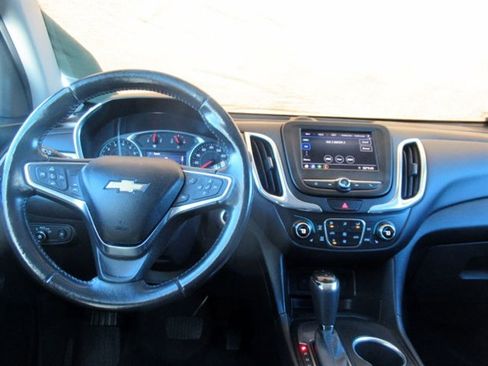 Used 2020 Chevrolet Equinox LT FWD image 18
