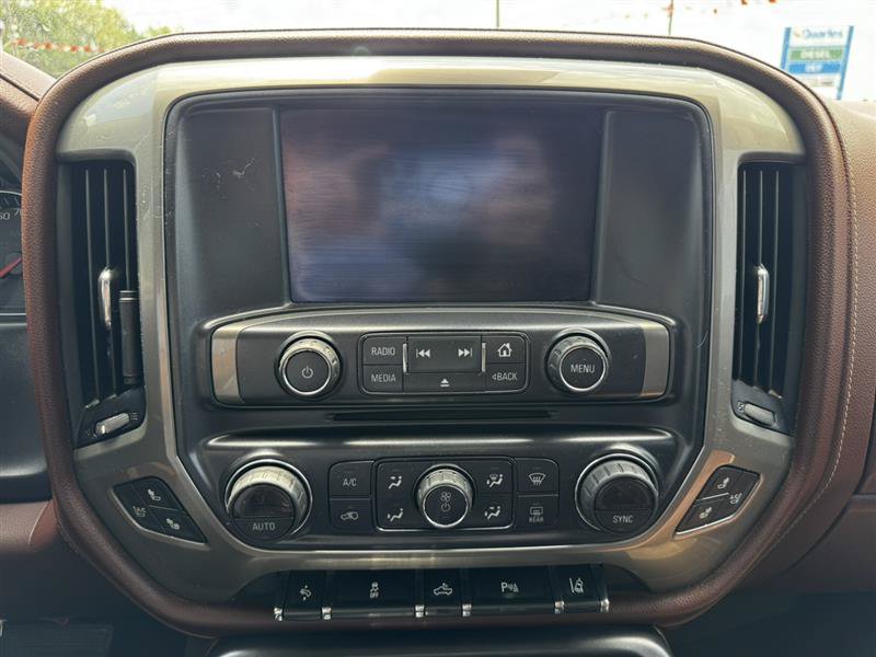 Used 2015 Chevrolet Silverado 1500 High Country w/ High Country Premium Package AWD/4WD image 29
