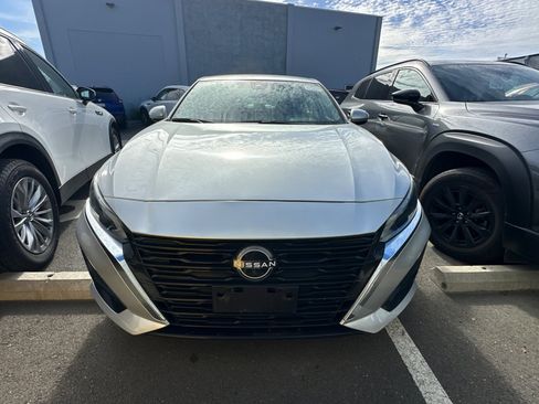 Used 2023 Nissan Altima 2.5 SV image 5