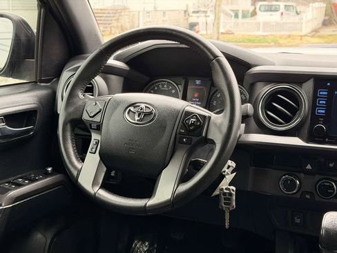 Used 2017 Toyota Tacoma TRD Pro image 34