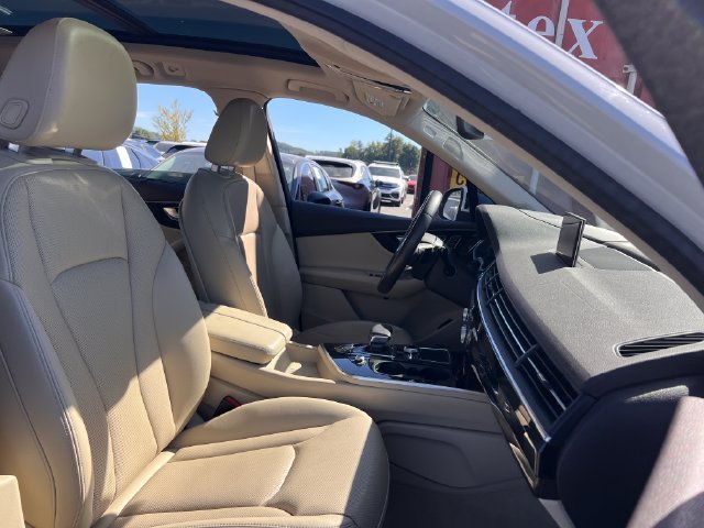 Used 2019 Audi Q7 3.0T Prestige w/ Prestige Package AWD/4WD image 31