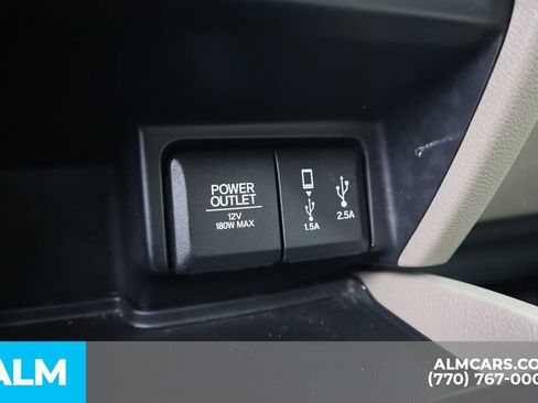 Used 2018 Honda Pilot Touring image 34
