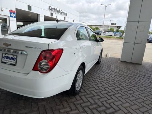 Used 2015 Chevrolet Sonic LT image 4