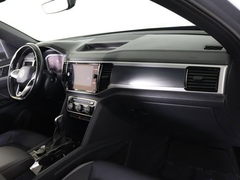 Used 2020 Volkswagen Atlas Cross Sport SEL Premium R-Line image 35