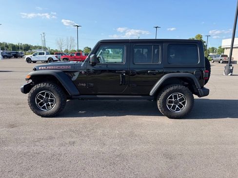 Used 2024 Jeep Wrangler Unlimited Rubicon w/ Technology Group AWD/4WD image 8