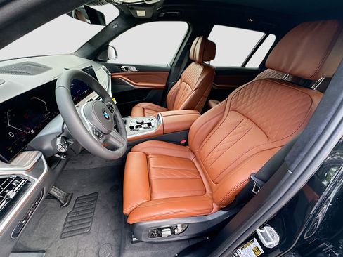 New 2026 BMW X7 xDrive40i w/ M Sport Package image 16