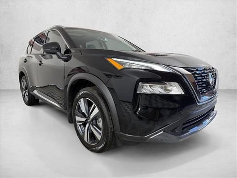 Used 2023 Nissan Rogue SL FWD image 1