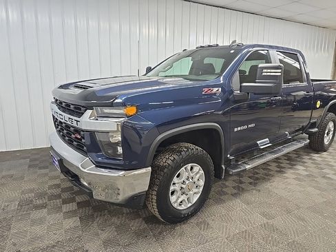 Used 2022 Chevrolet Silverado 3500 LT w/ Convenience Package image 8