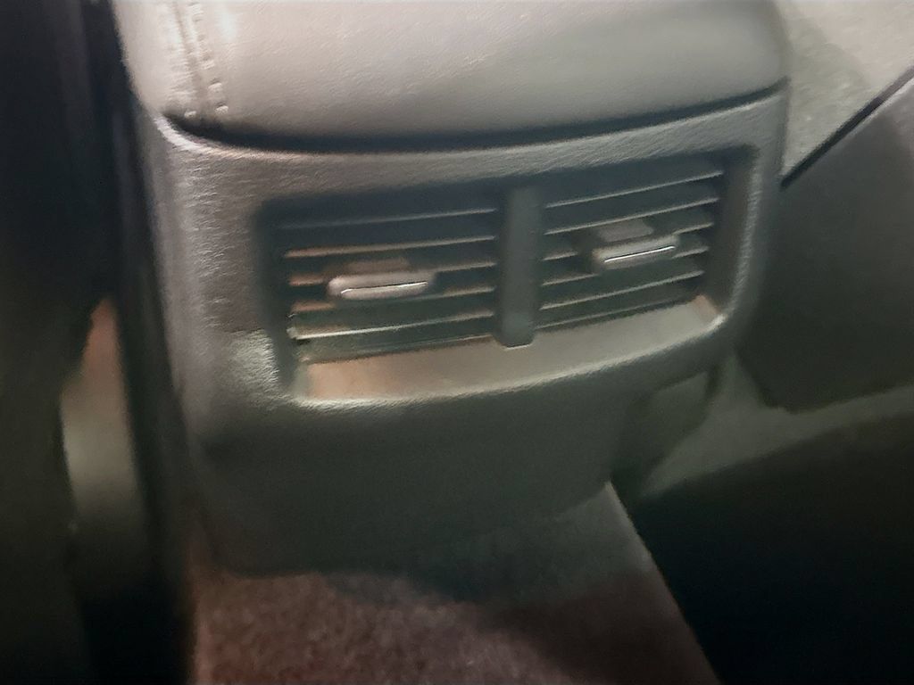 Used 2018 Dodge Challenger R/T RWD image 23