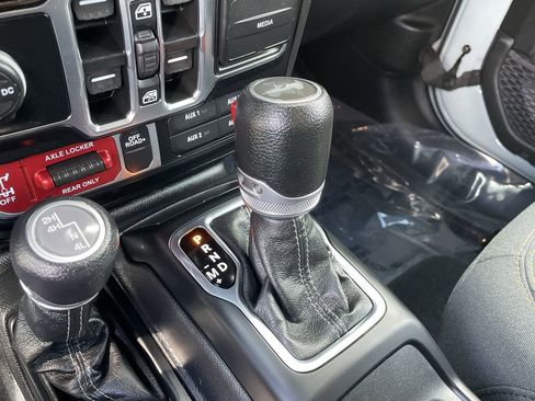 Used 2024 Jeep Wrangler Willys image 26