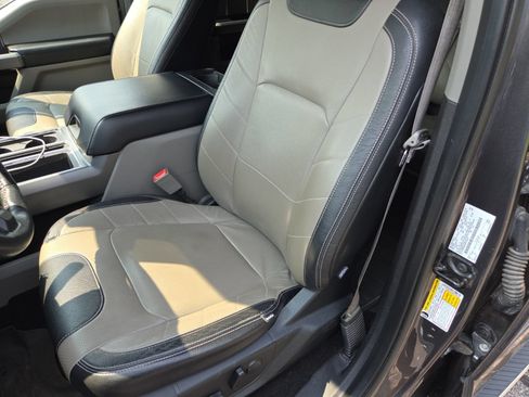 Used 2019 Ford F150 XLT w/ Equipment Group 302A Luxury AWD/4WD image 12