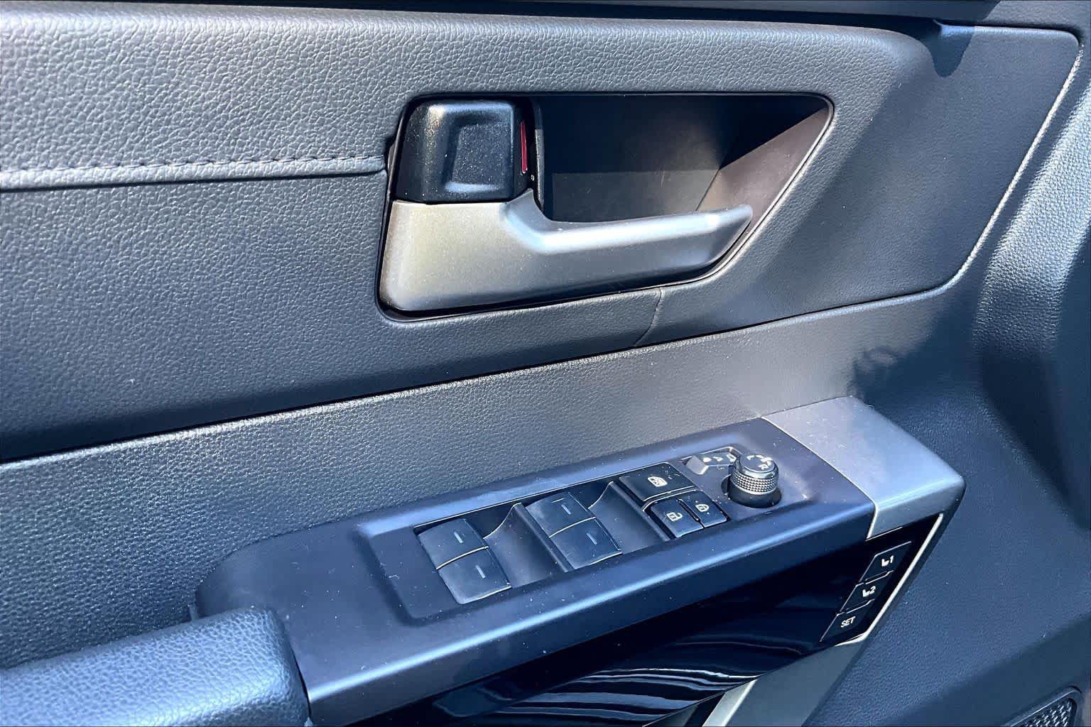 Used 2024 Toyota Tundra Limited AWD/4WD image 61