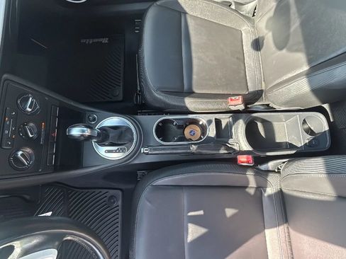 Used 2012 Volkswagen Beetle 2.5 FWD image 19