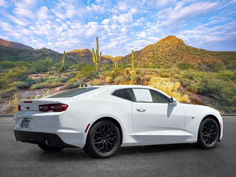Used 2024 Chevrolet Camaro LT RWD image 4