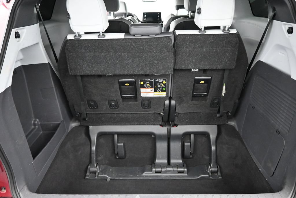 Used 2024 Toyota Sienna XSE FWD image 16