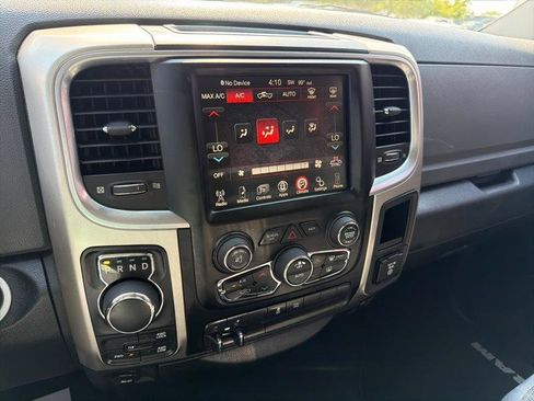 Used 2017 RAM 1500 Classic SLT w/ SLT Plus D←cor Group AWD/4WD image 15