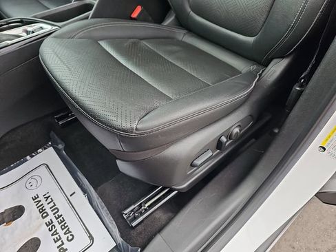 Used 2023 Buick Encore GX Essence w/ Experience Buick Package FWD image 34