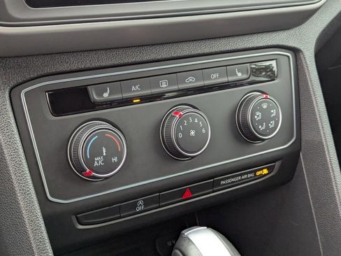 Certified 2023 Volkswagen Atlas Cross Sport SE image 20