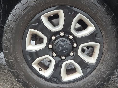 Used 2015 RAM 2500 Laramie w/ Black Appearance Group AWD/4WD image 10