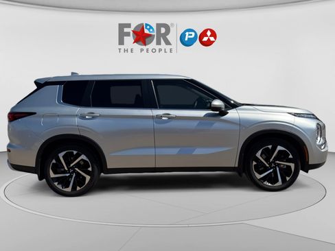 Used 2024 Mitsubishi Outlander SE FWD image 6