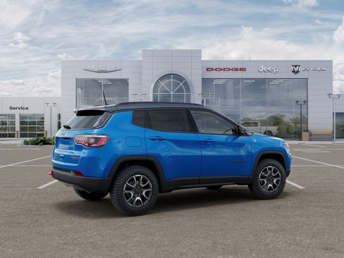 New 2026 Jeep Compass Trailhawk w/ Sun, Sound & Navigation Group AWD/4WD image 30