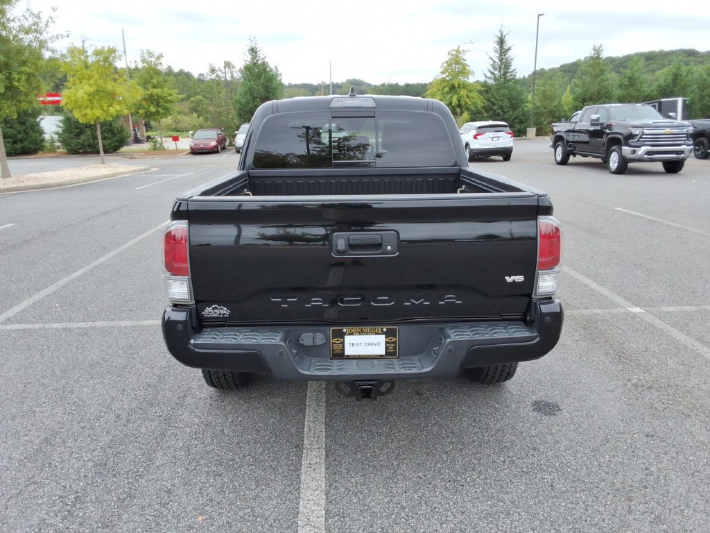 Used 2020 Toyota Tacoma TRD Off-Road w/ TRD Premium Off Road Package AWD/4WD image 6