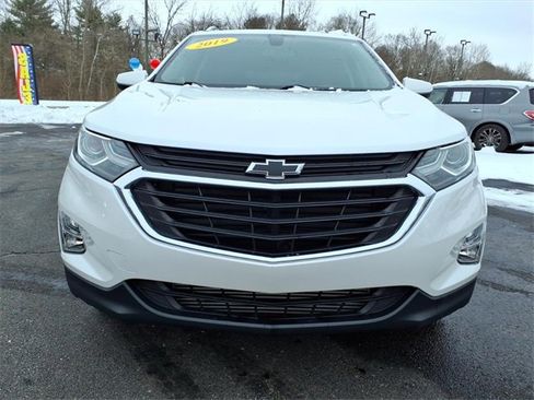 Used 2019 Chevrolet Equinox LT w/ Sun & Navigation Package image 2