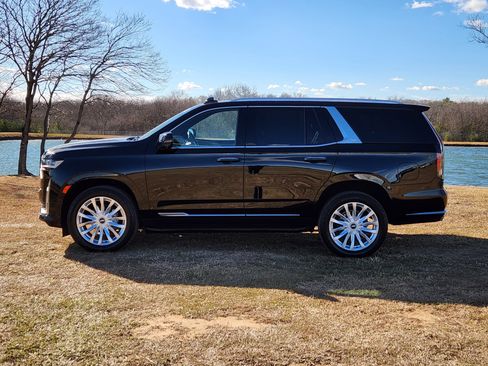 Certified 2021 Cadillac Escalade Luxury image 4