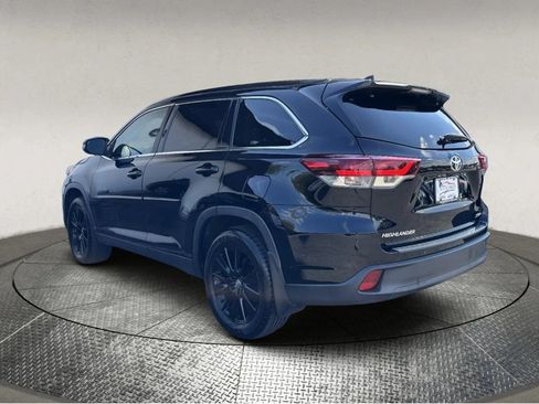 Used 2019 Toyota Highlander AWD V6 image 6
